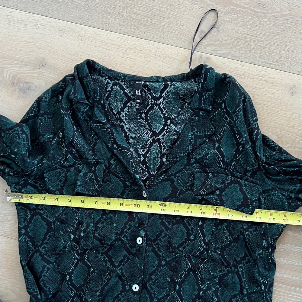 ZARA Green Black snakeskin patterned Button Down Shirt - Picture 14 of 17